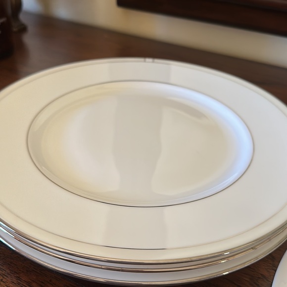 Kate Spade Noel Alabaster Dinner plate - Picture 6 of 11